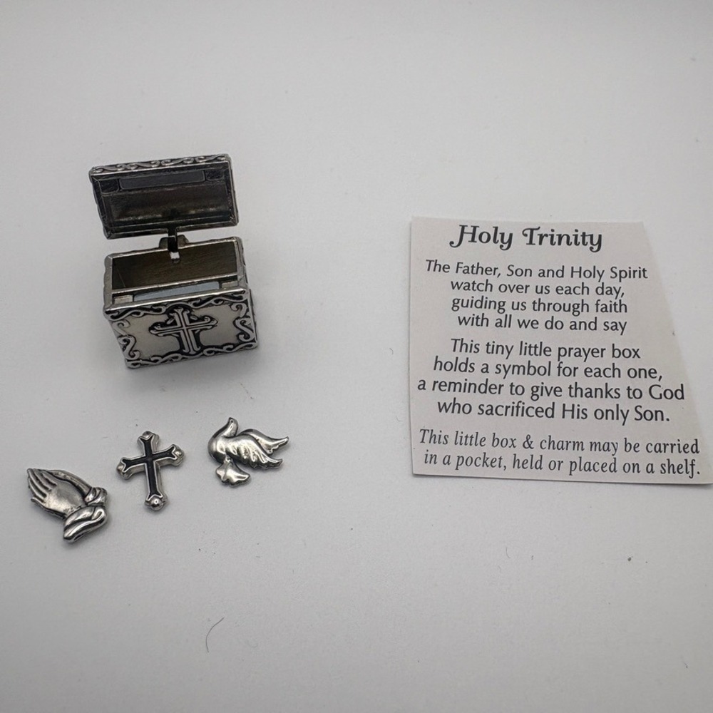 Ganz Holy Trinity Prayer Box Silver Tone Metal Cross Dove Praying Hands Charms